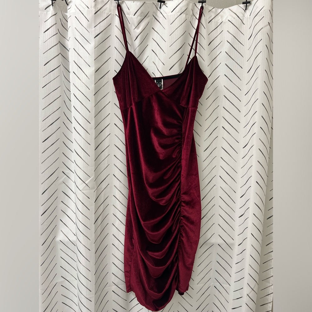 Windsor - Small - Velvety burgundy V neck with strap knee length dress